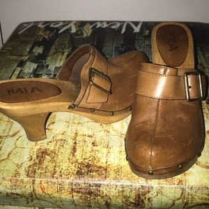 Mia clogs